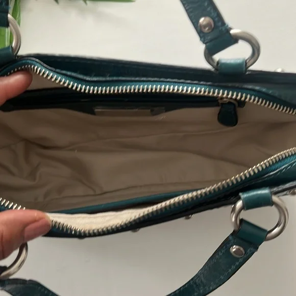 Gianni Bini women’s green mini handbag - Picture 8 of 13